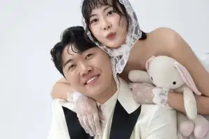 thumbnail - ‘가슴 작은 처녀~’ 홍박사 조훈… 예비신부는 71만 유튜버