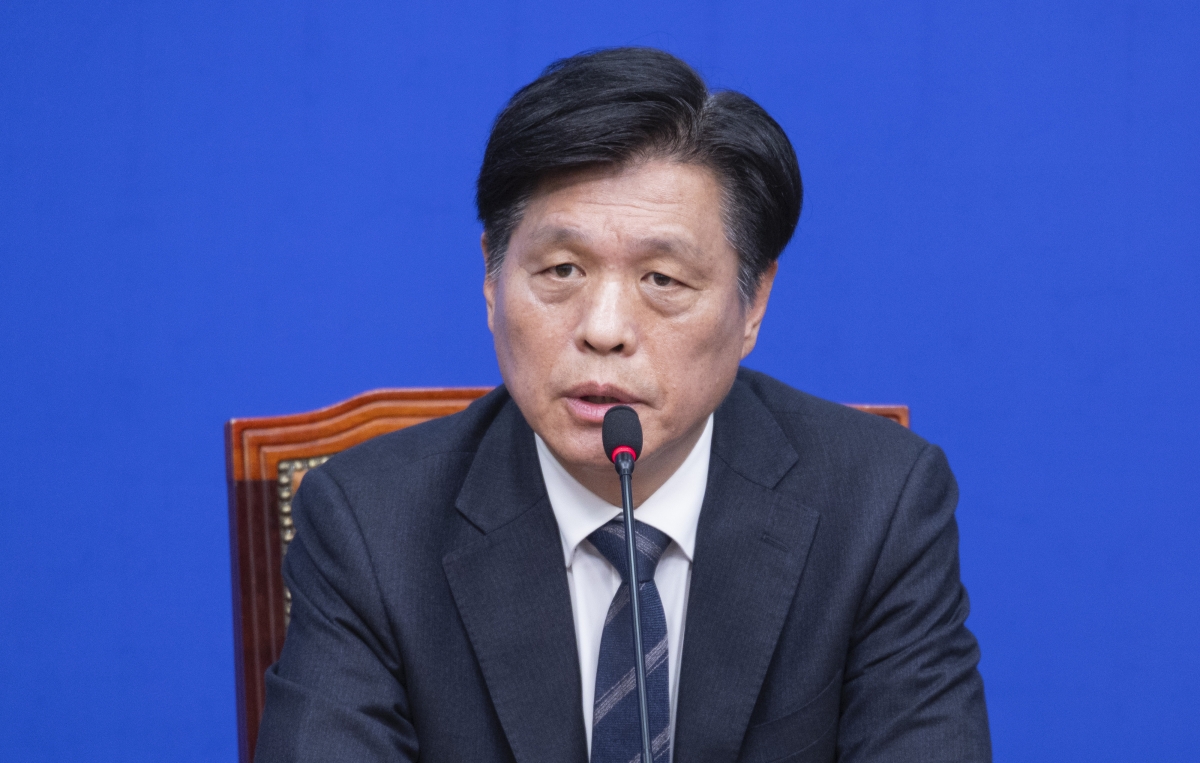 지방선거 공천 진행 설명하는 조승래 사무총장