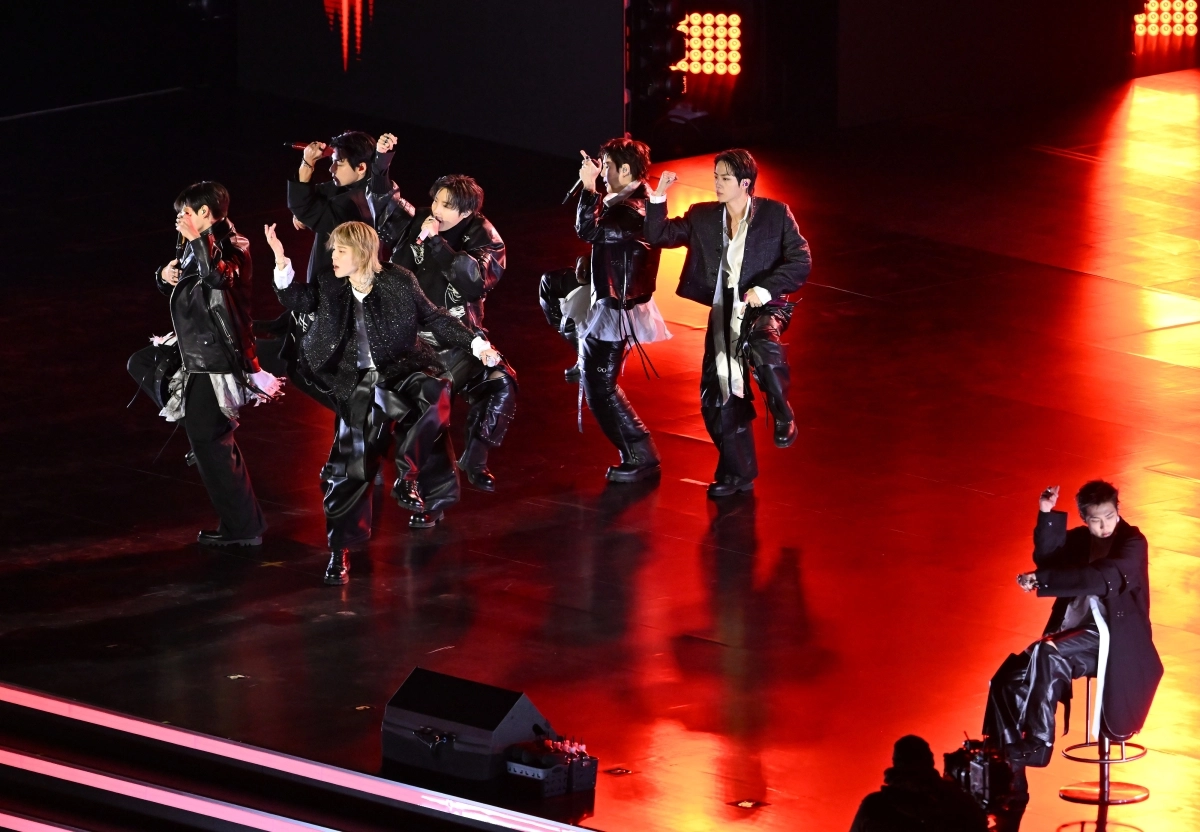 그룹 방탄소년단(BTS)이 21일 서울 광화문 광장에서 정규 5집 ‘아리랑’(ARIRANG) 발매를 기념해 무료 공연 ‘BTS 컴백 라이브: 아리랑’을 열고 있다. 2026.3.21 사진공동취재단