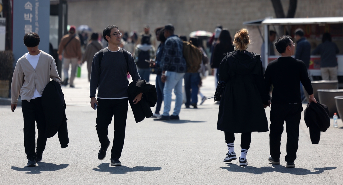 얇아진 옷, 반가운 봄