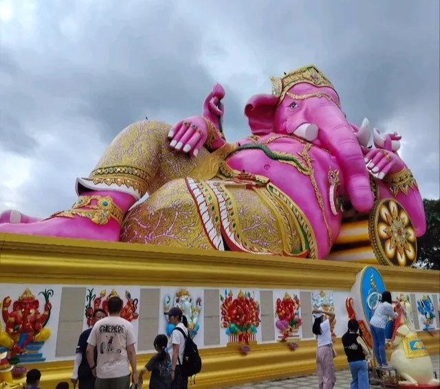 원유 가격 상승으로 화장 서비스를 중단한 태국의 사원. SNS 캡처