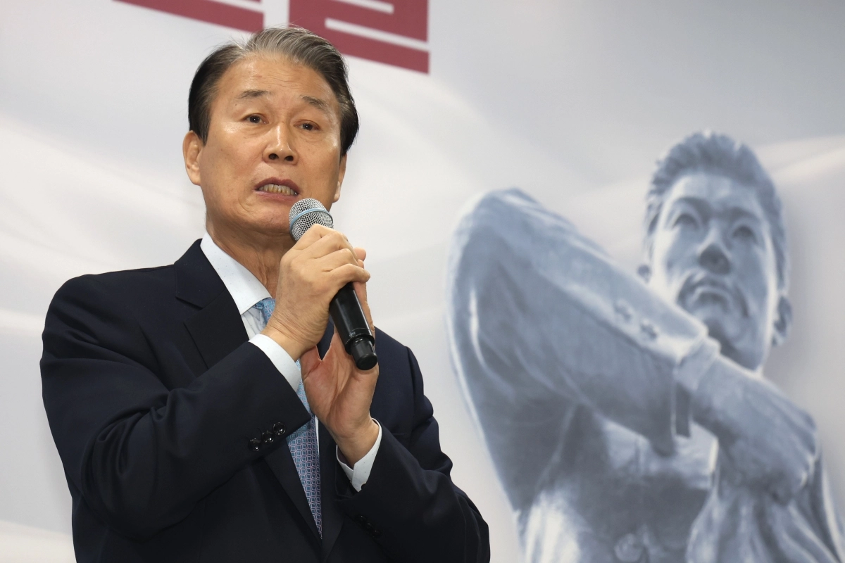 권오을 국가보훈부장관이 지난 18일 오후 서울 용산구 서울지방보훈청에서 열린 안중근 의사 유해 발굴 민관협력단 발족식에서 인사말을 하고 있다.  2026.3.18/뉴스1