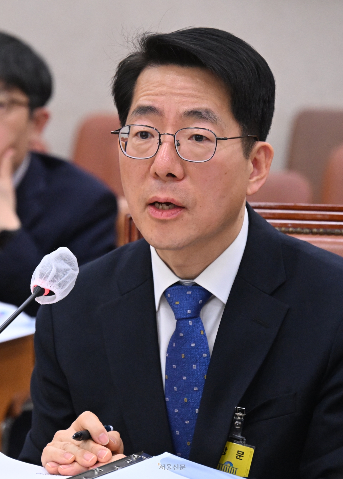 황종우 해양수산부 장관 후보자가 23일 국회 농림축산식품해양위원회에서 열린 인사청문회에 출석해 의원질의에 답변하고 있다. 2026. 3. 23. 안주영 전문기자