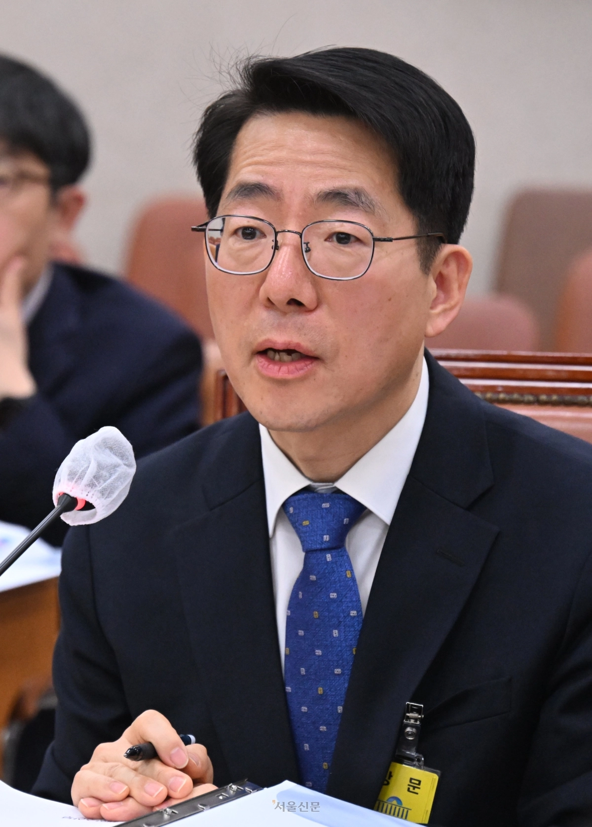 황종우 해양수산부 장관 후보자가 23일 국회 농림축산식품해양위원회에서 열린 인사청문회에 출석해 의원질의에 답변하고 있다. 2026. 3. 23. 안주영 전문기자