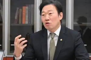 “첫째부터 출산 지원 필요… 주택·교통·일자리 풀겠다”