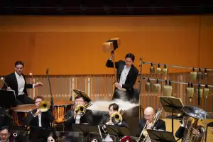 거대한 진동으로 내려친 ‘비극적’ 말러