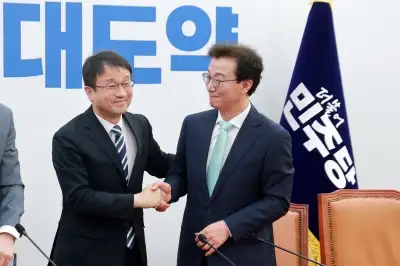 부산시장 출마 與전재수 “부산 허브도시 특별법 조속 처리해야”…한병도 “우선 순위로”