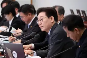 李대통령 “부동산 투기 방치하면 나라 망해… 정치적 고려 할 필요 없어”