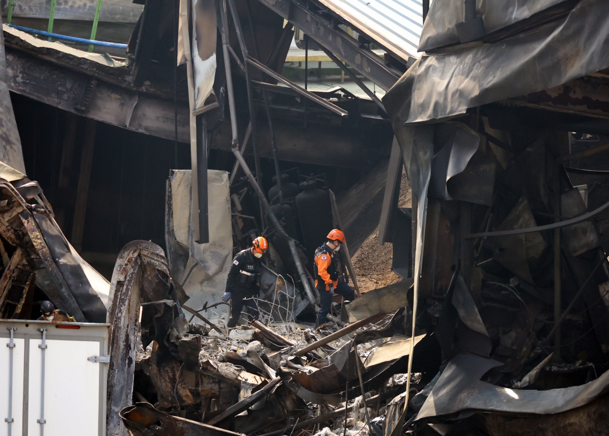 이틀째 이어지는 합동 감식