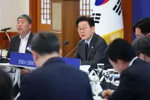 “국가별 보유세, 나도 궁금”…李, 부동산 ‘稅 카드’ 띄웠다