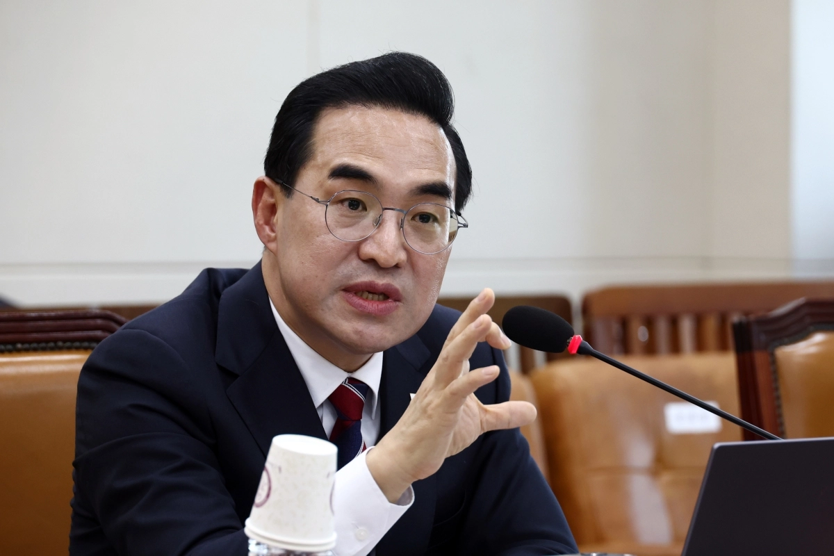 질의에 답하는 박홍근 후보자