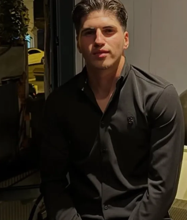 튀르키예에서 20대 축구 선수가 친구의 치정극에 휘말려 피살되는 사건이 발생해 충격을 주고 있다. 사진은 숨진 축구선수 쿠빌라이 칸 쿠닥츠(21). 인스타그램