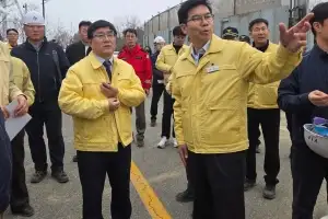영덕 풍력 참사에 철거 카드 꺼냈지만…신재생 vs 안전 판단은 정부 몫