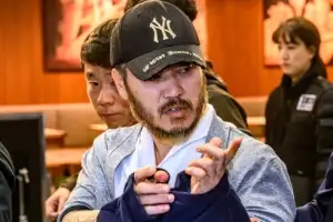 [포토] 얼굴 드러낸채 묵묵부답…압송된 ‘마약왕’ 박왕열