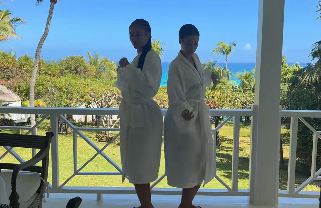 미국 Z세대 인플루언서들에게 봄방학이 단순한 휴가가 아닌 수천만원의 수익을 올리는 ‘총성 없는 전쟁터’가 되고 있다. 사진은 쌍둥이 인플루언서인 렉시와 아나 리먼(21) 자매. 틱톡 캡처