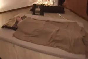 thumbnail - 점심시간에 사라지는 동료…“30분이면 충분” 노래방서 뭐하길래