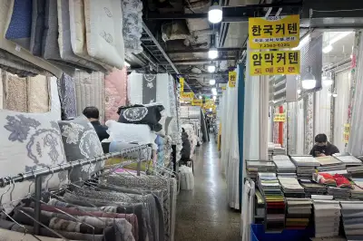 “고환율에 수입 원단 반토막… 코로나 때보다 장사 힘들다”