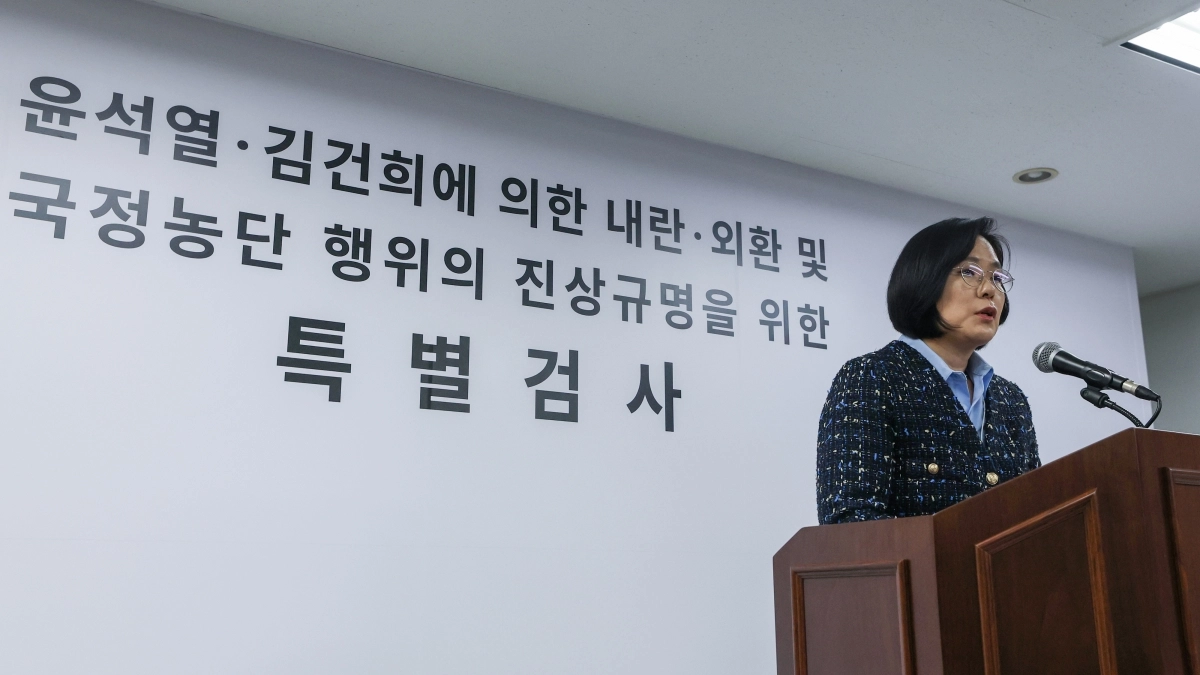 김지미 2차 종합 특검보가 11일 경기 과천시 특검 사무실에서 브리핑하고 있다. 연합뉴스