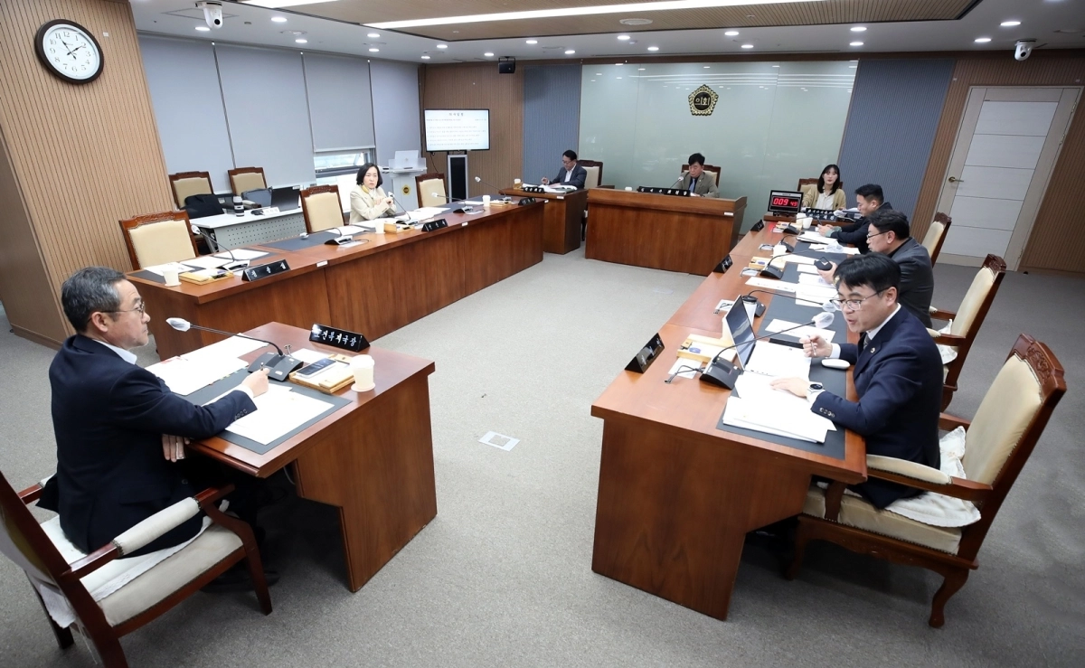 27일 제365회 임시회 제1차 보건복지환경위원회가 열리고 있다. 도의회 제공