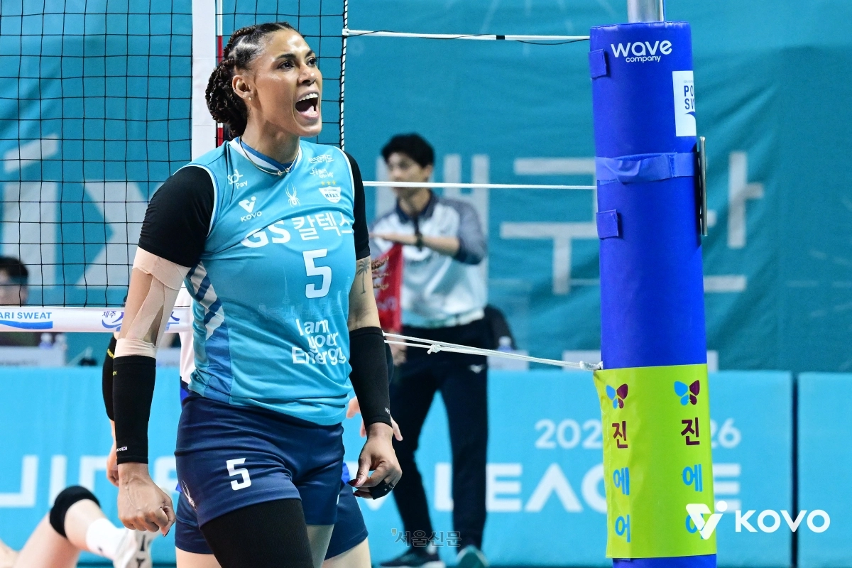 지젤 실바가 28일 서울 장충체육관에서 열린 진에어 2025~26 프로배구 V리그 여자부 플레이오프 2차전 GS칼텍스와 현대건설의 맞대결에서 득점 후 포효하고 있다. 2026.3.28 KOVO 제공