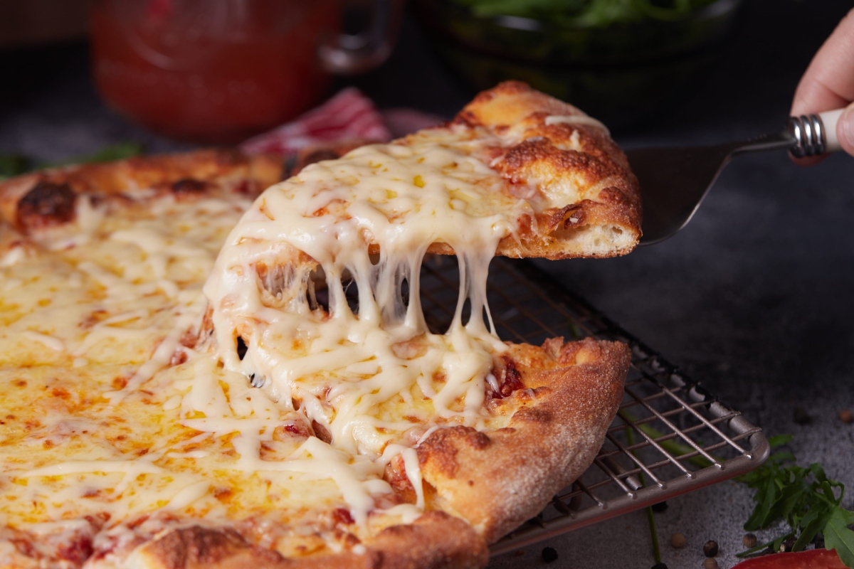 피자는 배달받은 뒤 2시간 안에 냉장 보관해야 식중독을 예방할 수 있다. 123rf