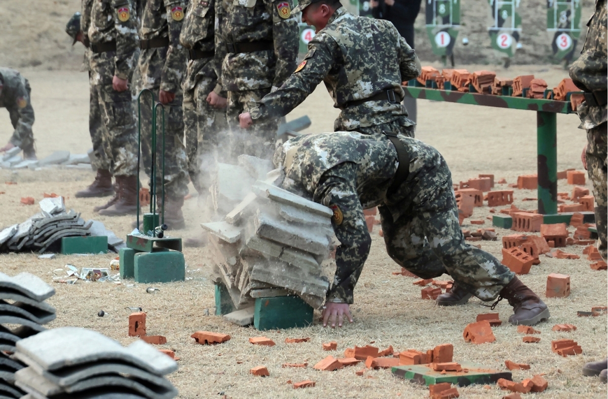 김정은, 총참모부 작전국 직속 특수부대 훈련 참관