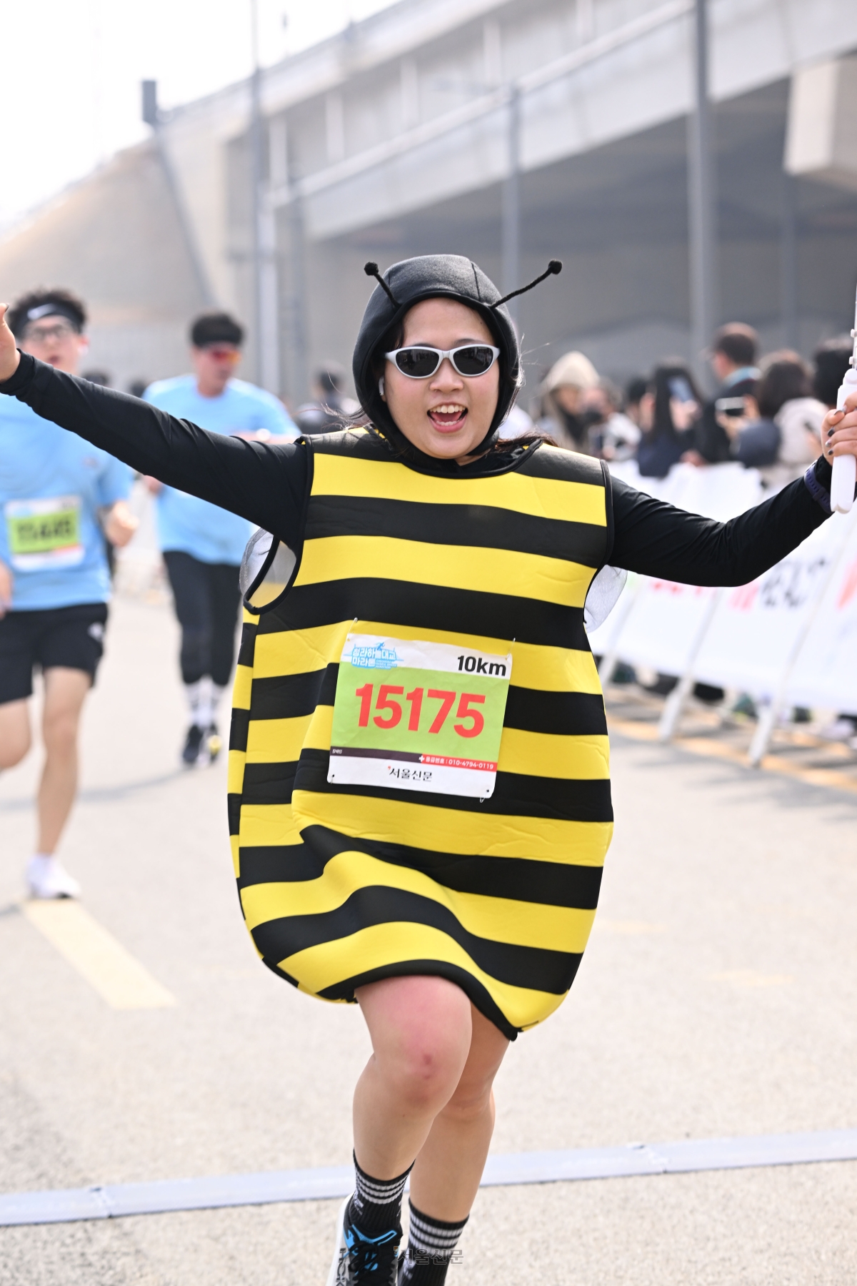 29일 인천 서구 청라하늘대교에서 열린 ‘2026 청라하늘대교 마라톤’에 참가한 달림이들이 힘차게 달리고 있다. 2026.3.29 도준석 전문기자