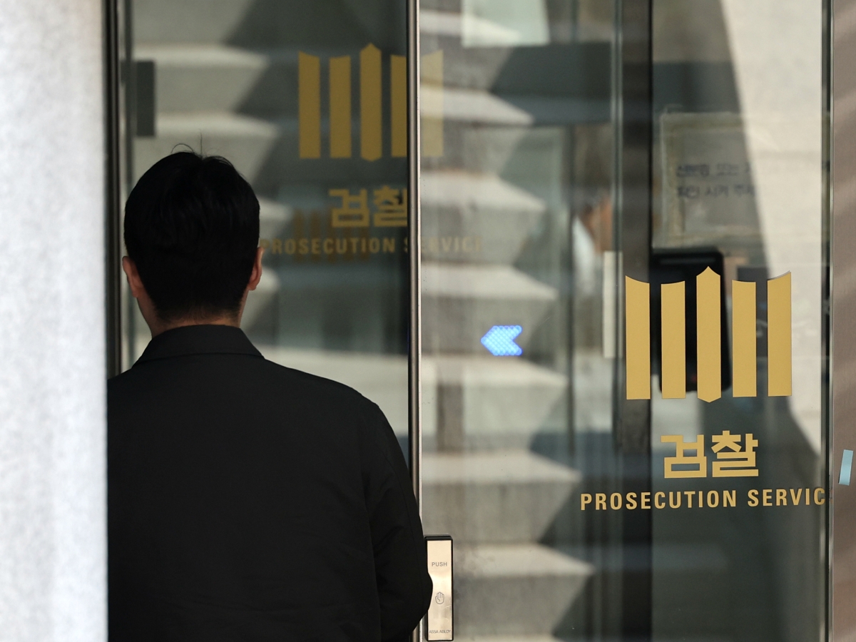 ‘수사·기소 분리’를 골자로 한 이재명 정부의 검찰개혁 법안이 지난 24일 국무회의를 통과했다. 사진은 이날 서울 서초구 대검찰청의 모습.  뉴스1