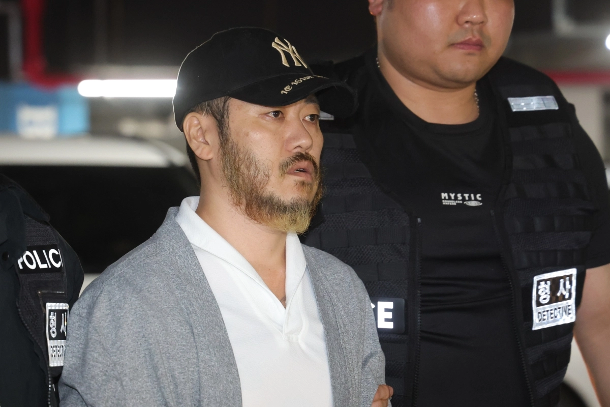 25일 오전 경기도 의정부시 경기북부경찰청에서 ‘마약왕’으로 불리던 박왕열이 압송되고 있다. 2026.3.25 연합뉴스