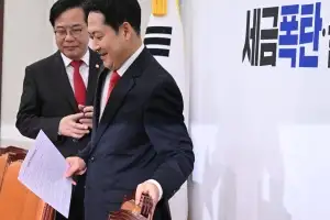 최고위 참석하는 장동혁 대표