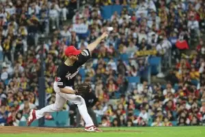 KBO 경력자의 관록…라우어 9K로 시즌 첫 승리, 폰세가 기세 이어가는 토론토