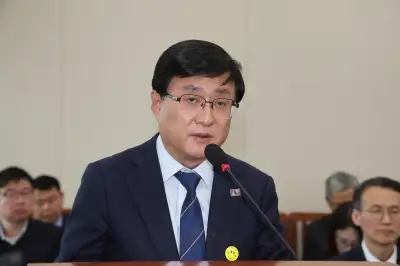 ‘쓰봉’ 사재기에 진화 나선 기후장관 “재고 충분… 부족 땐 일반봉투 허용”