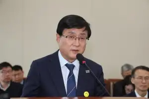 ‘쓰봉’ 사재기에 진화 나선 기후장관 “재고 충분… 부족 땐 일반봉투 허용”