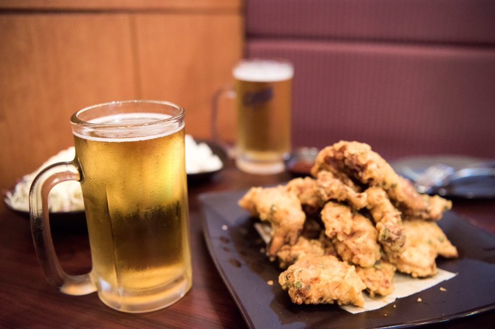 맥주와 치킨. 치맥 자료사진. 아이클릭아트