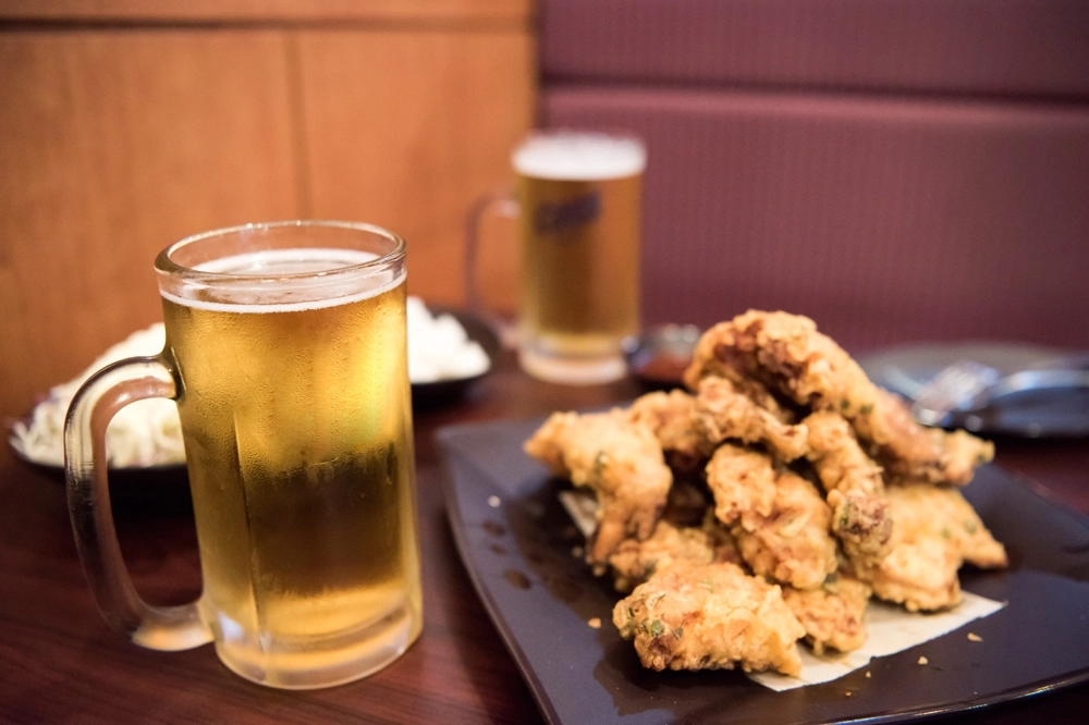 맥주와 치킨. 치맥 자료사진. 아이클릭아트