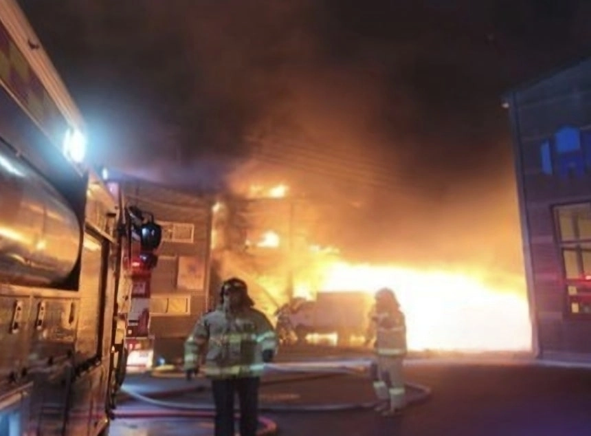 30일 오후 8시 9분쯤 경기 광주시 매산동의 한 유통공장에서 화재가 발생했다. 연합뉴스