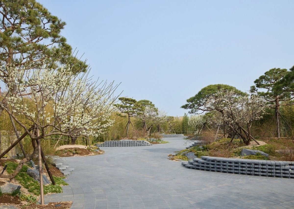 ‘가브리엘 오로즈코 정원’의 동측 전경 ©가브리엘 오로즈코. 리움미술관 제공 사진: 정희승