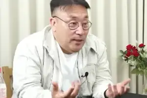 “15년만 젊었어도 휴대폰 던졌다”…이혁재, ‘한동훈 만세’ 외친 청년 비난 논란
