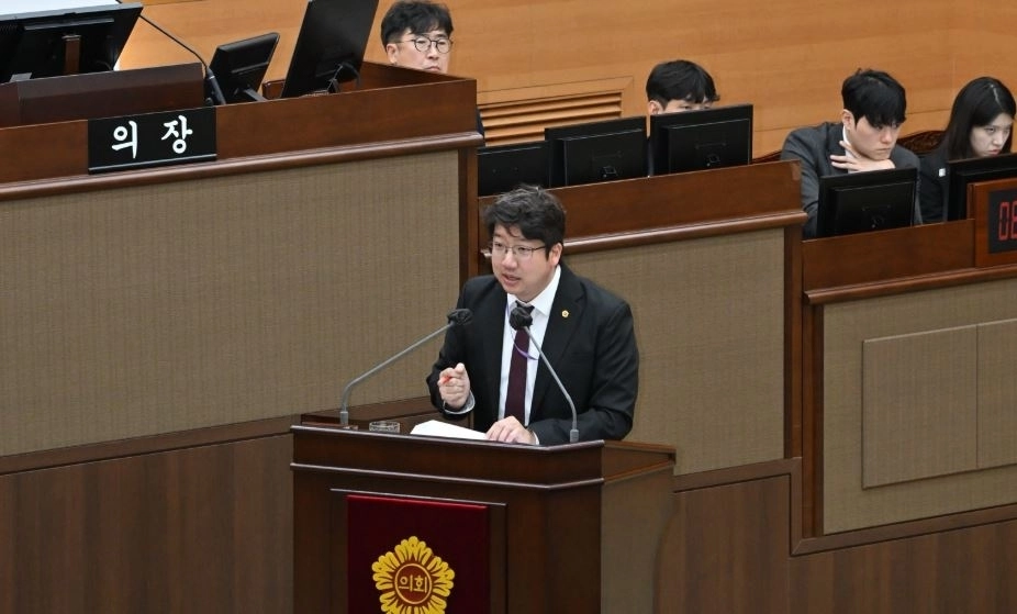 작년 임시회 시정질의 당시 서울시립 자세유지기구센터 설립을 촉구하는 문성호 서울시의원