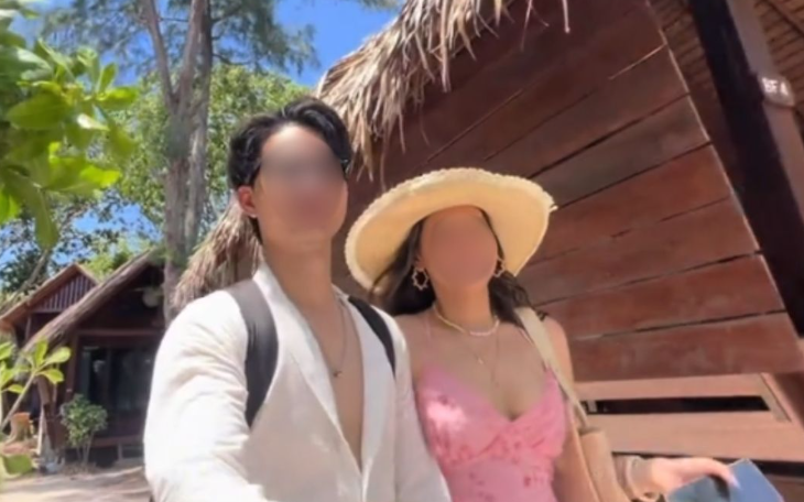 태국의 유명 리조트에서 현지인 여성이 샤워 전 옷을 갈아입던 중 벽 틈새로 자신을 훔쳐보던 남성을 발견하는 일이 발생해 현지 사회가 충격에 빠졌다. 안나 페이스북 캡처