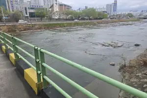 대구 신천 잠수교서 ‘여성 시신’ 담긴 캐리어 발견…경찰 수사