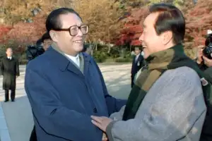 1995년 장쩌민 첫 방한 앞두고… 北 “대만과 수교 검토” 반발했다