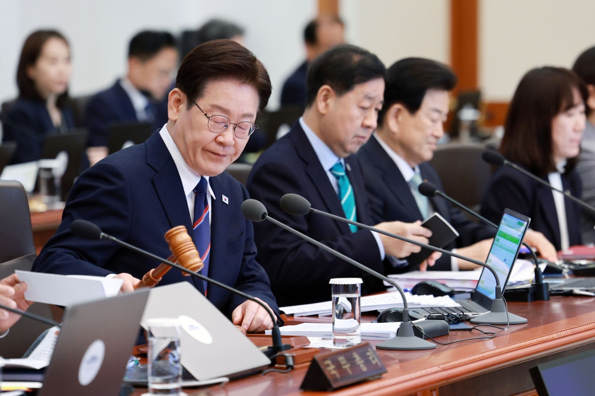 국무회의 주재하는 이재명 대통령