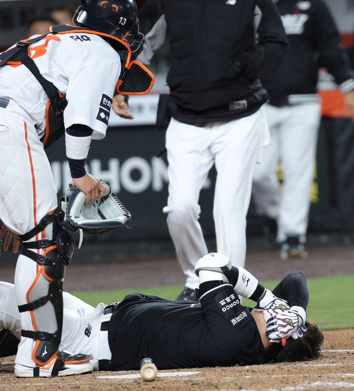 헤드샷으로 쓰러진 KT 허경민