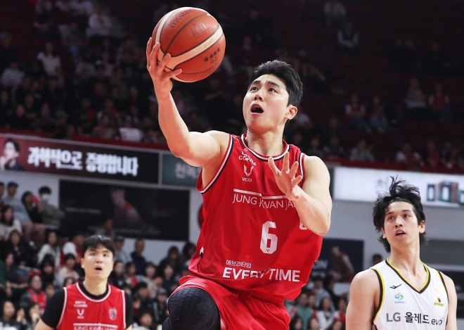 “우리 안방서 LG 잔치 허용 못 해”… 정관장, 우승 향한 불씨 살렸다