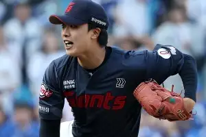 9회 불끄기  vs  3안타 맹폭  vs  공수서 펄펄… “신인왕은 나”