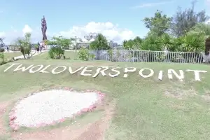 에메랄드빛 바다와 휴양의 여유 즐기는 괌 여행