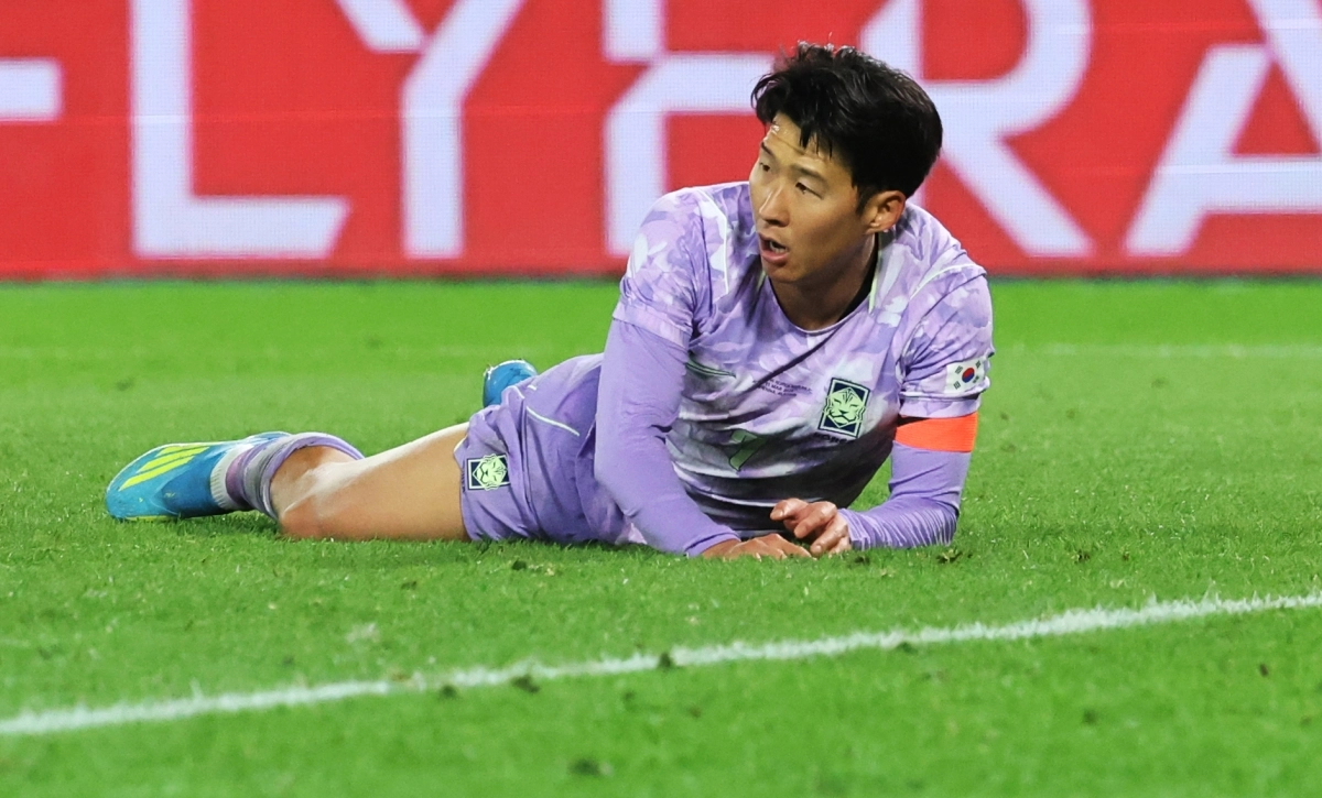 득점실패 아쉬워하는 손흥민
