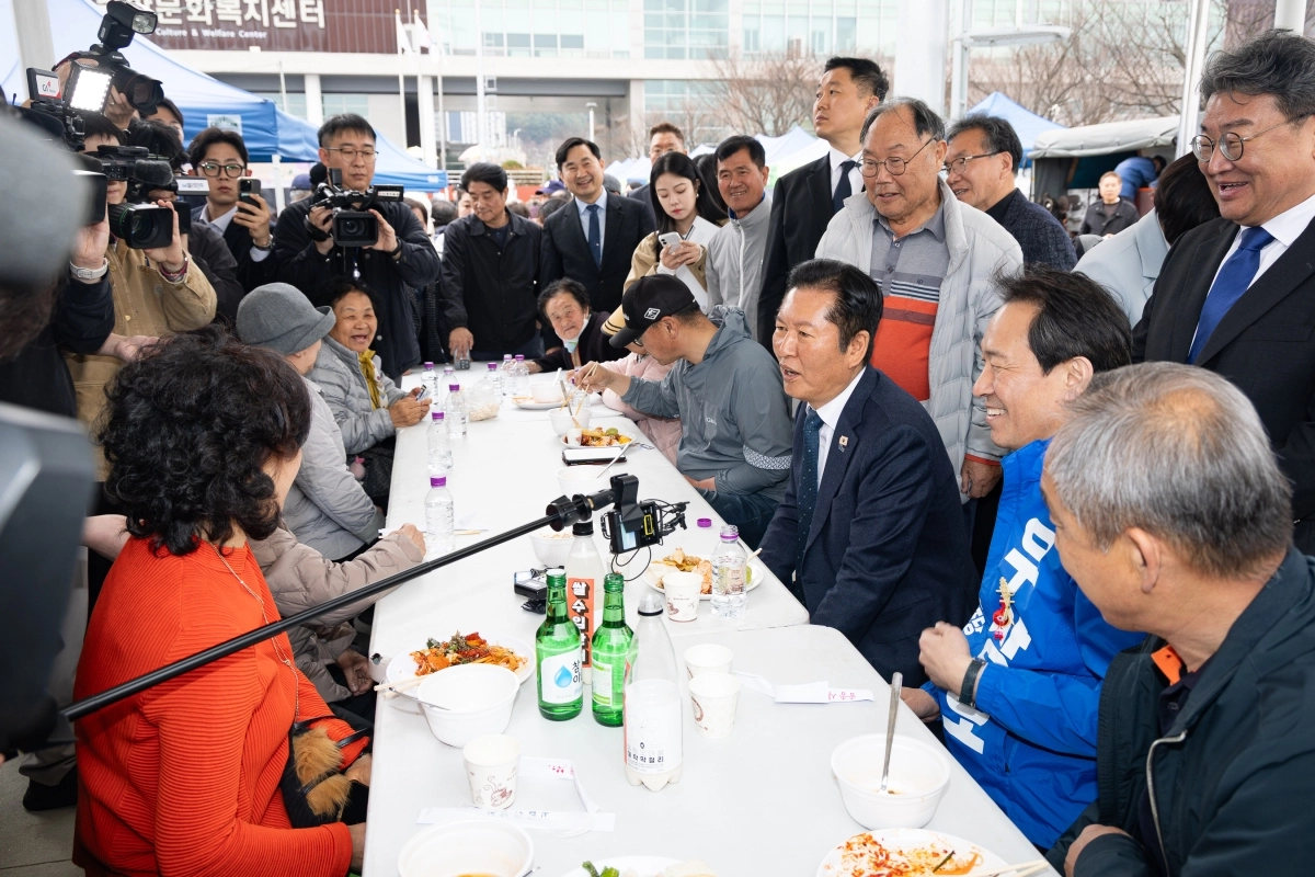 철원 달려간 정청래… 우상호 강원지사 후보 지원 사격