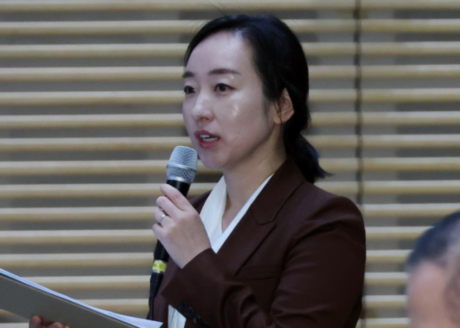 靑 수석대변인 강유정·대변인 전은수